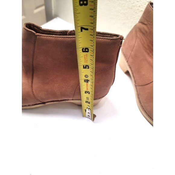 Dansko Women's Tan Leather Ankle Boots With Side Zipper Size 39 - Picture 13 of 16